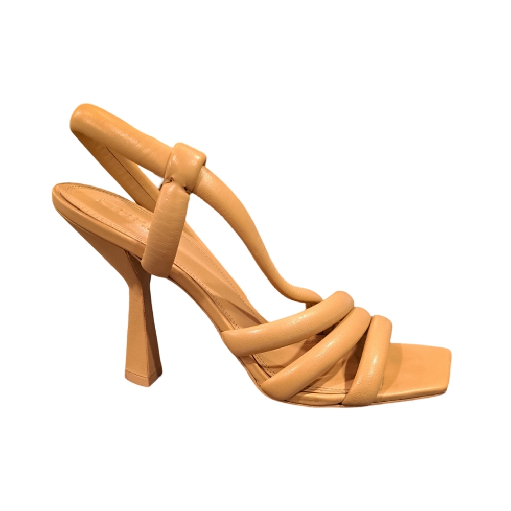 Mercedes Castillo Aline Heels